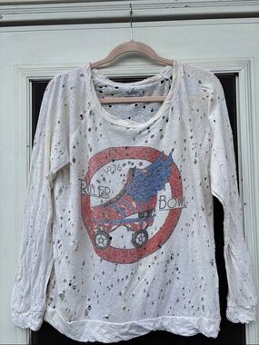 Lauren Moshi Ladies Ivory Distressed 1976 Roller Skate Long Sleeve T SHIRT-XS